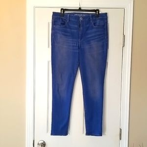 American Eagle Hi-Rise Waisted Skinny Jegging Jeans.